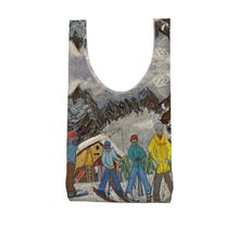Load image into Gallery viewer, A Parachute shopping bag with a scene of skiers in Maison Vielle